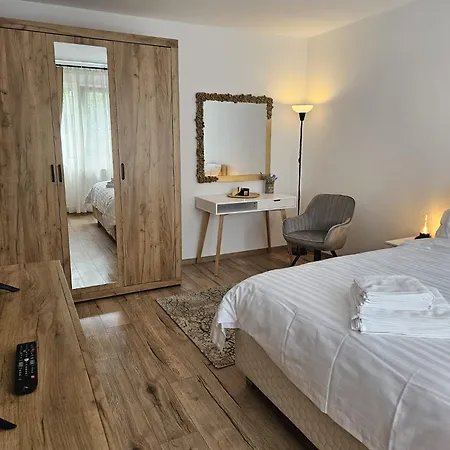 Saturn Apartment *